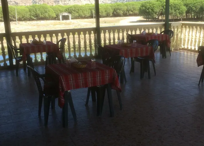 Pensjonat H And H Velipojë