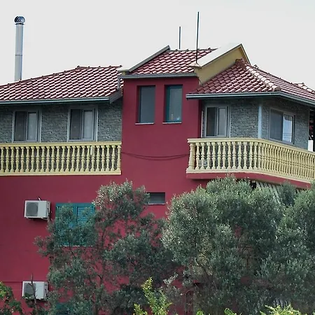 H And H 3* Велипойе