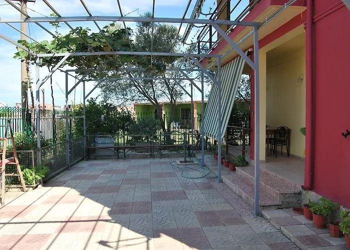 بيت ضيافة H And H Velipojë